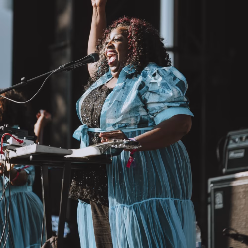 NikkiD&TheSistersOfThunder-Bluesfest2026-@thelauracollins_012 copy