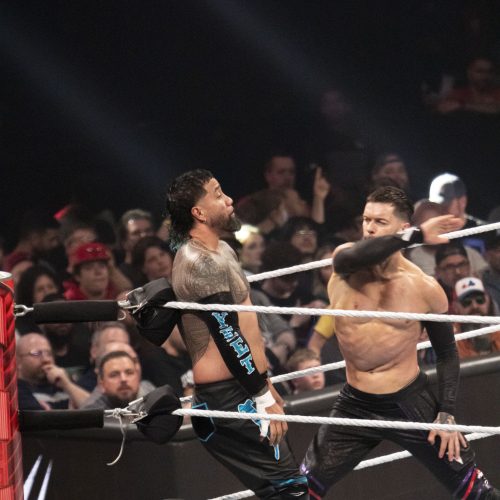 WWE - Monday Night Raw-100